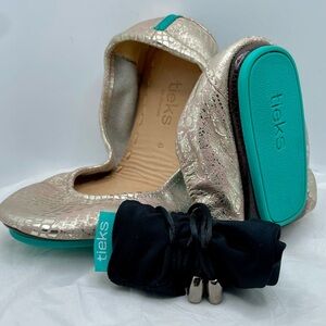 Tieks by Gavriell size 6 in “Romantic Blush” silver foil w/ hint of pink MINT